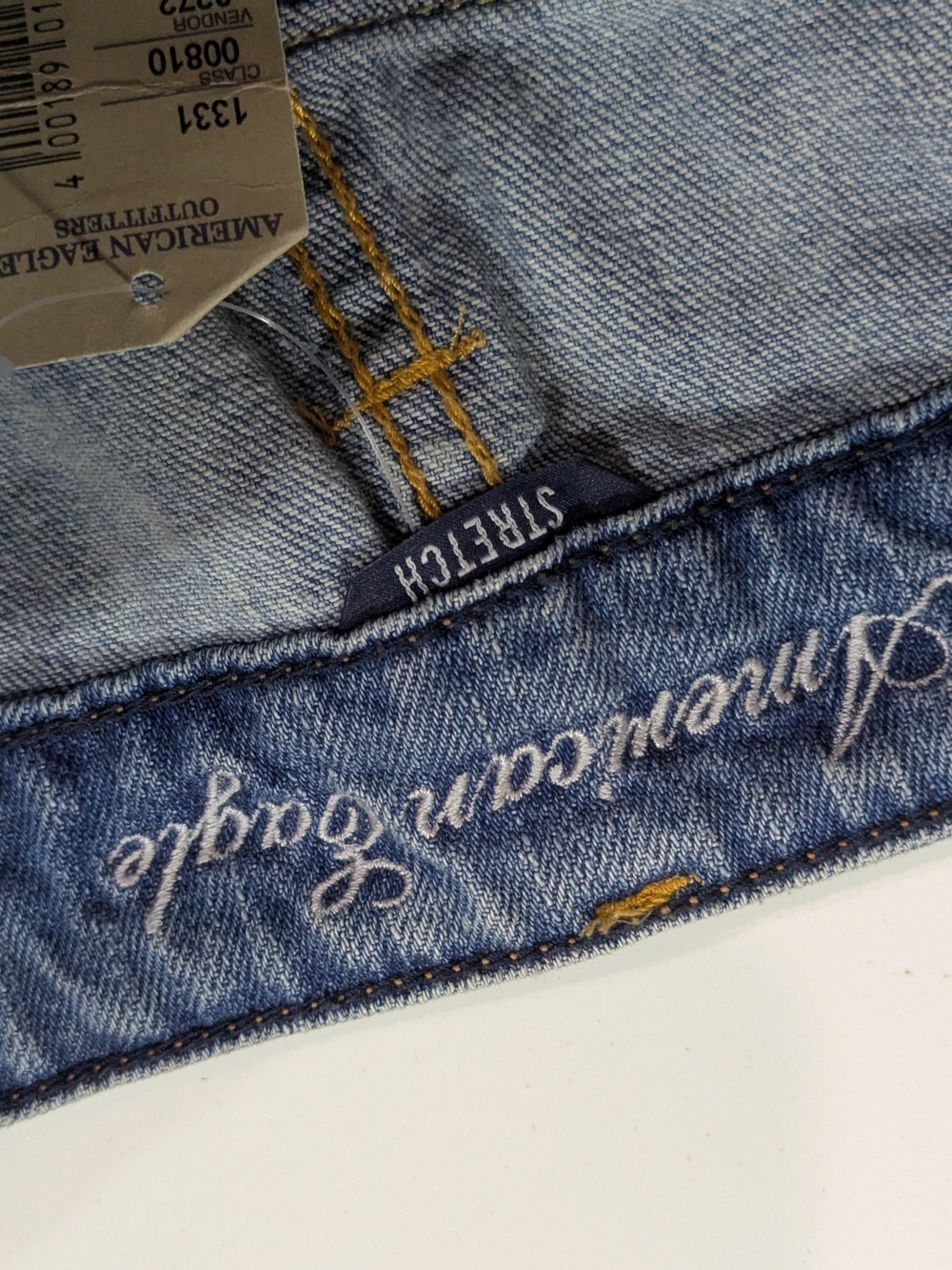 American Eagle Outfitters Light Blue Frayed Ankle Jeans - Picture 3 of 4